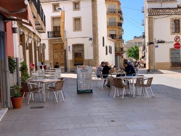 Imagen: Terraza de un bar en Xàbia
