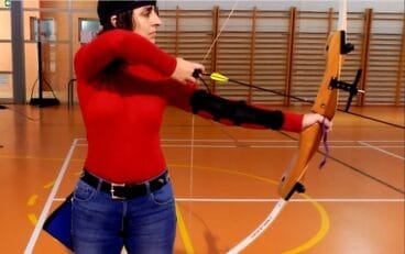 Alumna en la práctica de Tiro con Arco