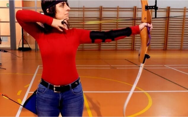 Imagen: Rosa Carolina Lenarts practicando Tiro con Arco