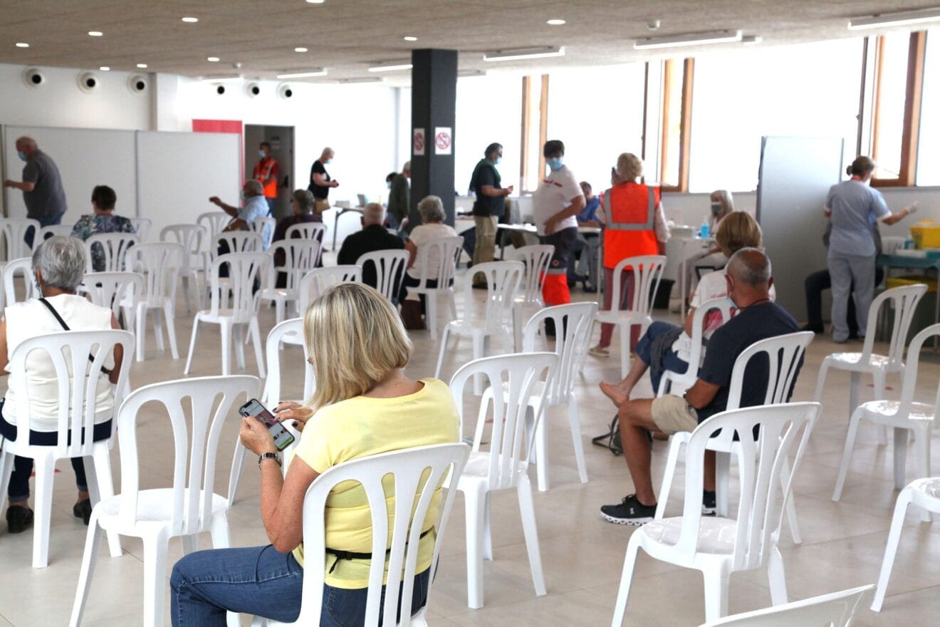 Primer día de vacunación masiva en Xàbia