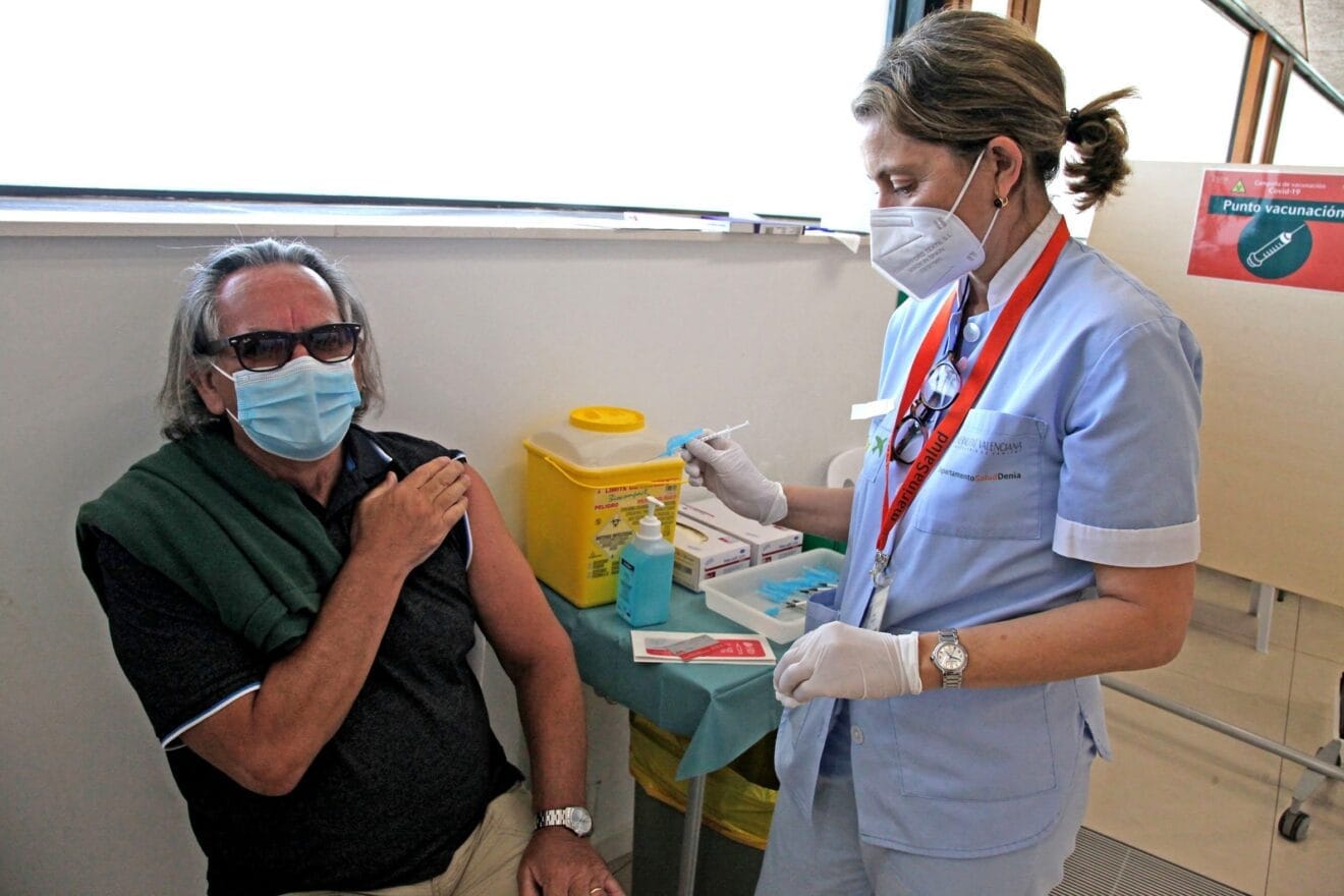 Primer día de vacunación masiva en Xàbia