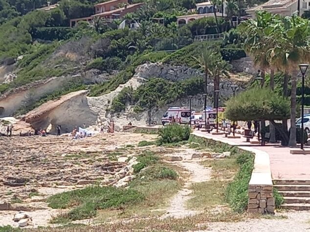 Imagen: Asistencia sanitaria en la Caleta de Xàbia