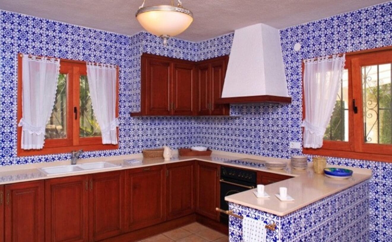 Cocina de una casa rústica en venta en Jávea - Terramar Costa Blanca