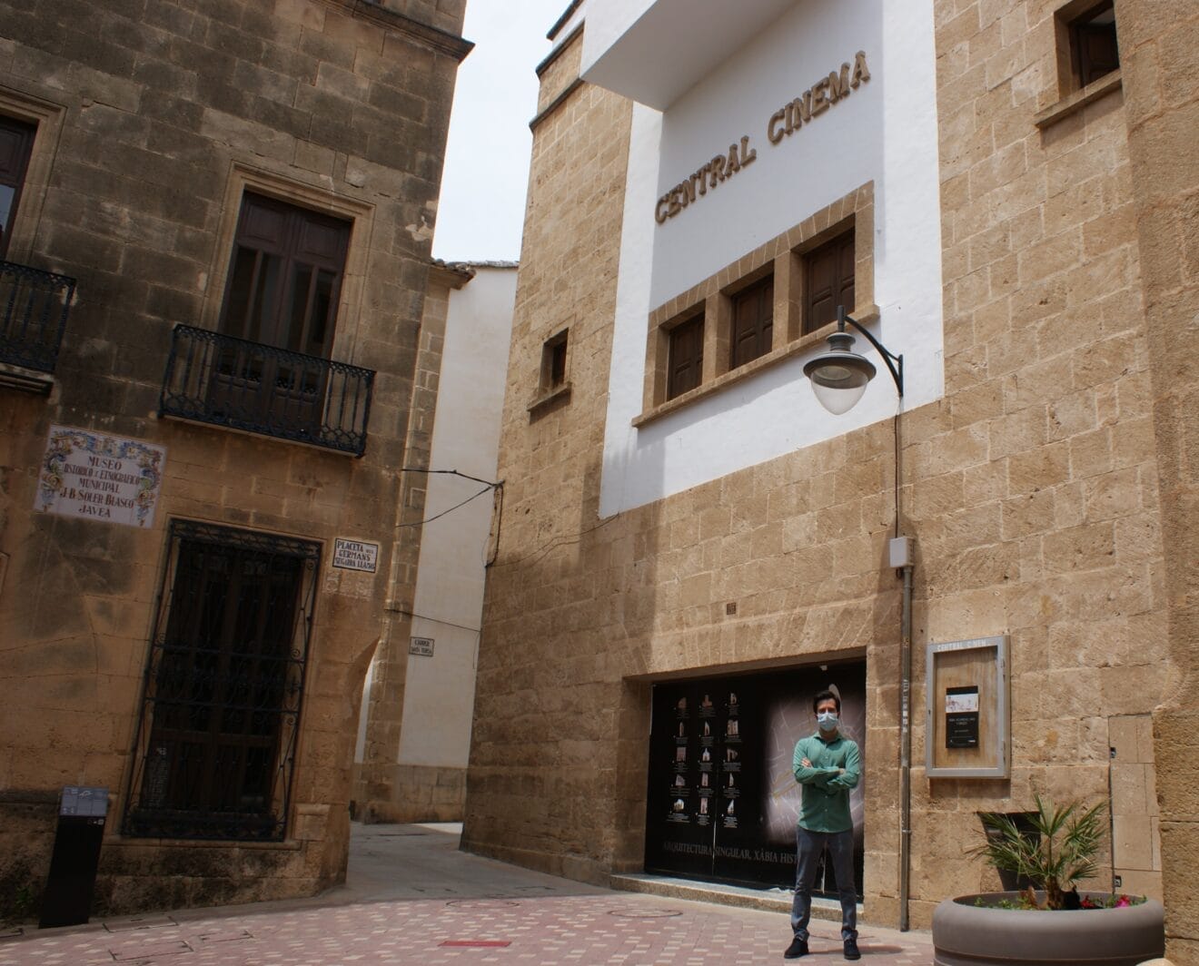 El portavoz de Ciudadanos frente al Central Cinema