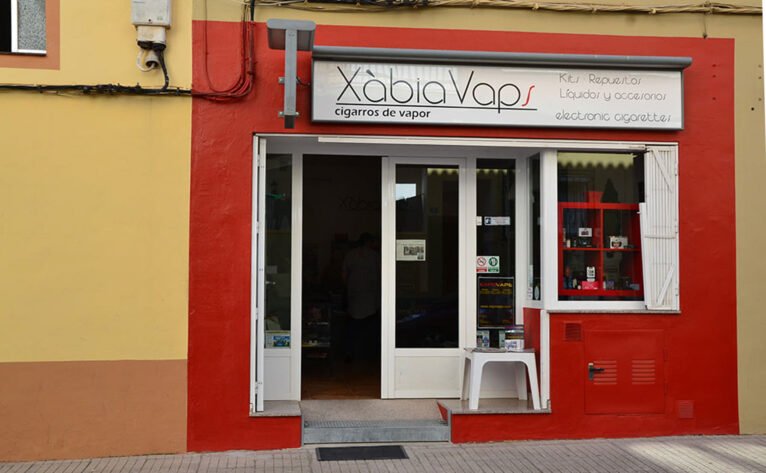 Entrada de Xàbia Vaps, tienda de vapeo, shishas y cigarrillos electrónicos en Jávea
