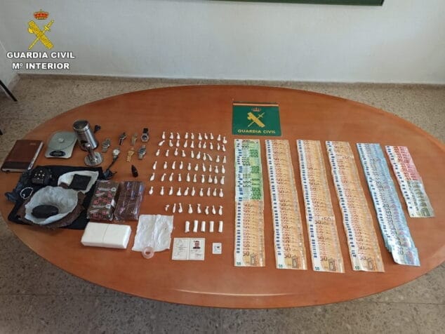 Imagen: Material requisado en el registro de la vivienda del detenido