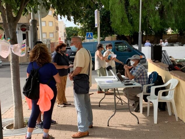 Imagen: Mesa informativa de Podemos para los Presupuestos Participativos