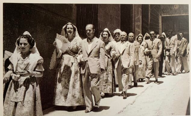Imagen: Pasacalle en Les Fogueres de 1951