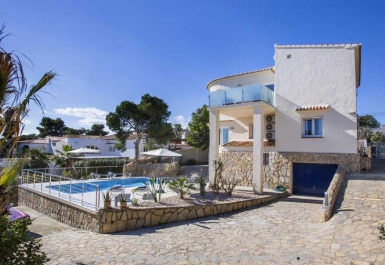 Huis met zwembad te koop - Terramar Costa Blanca
