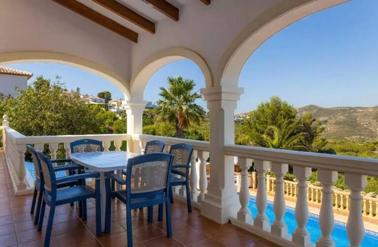Comprar casa en Javea - Vicens Ash Properties