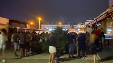 Discotecas improvisadas al aire libre en la playa del Arenal de Xàbia