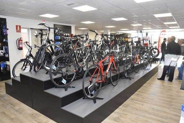 Imagen: Gran exposición de bicicletas