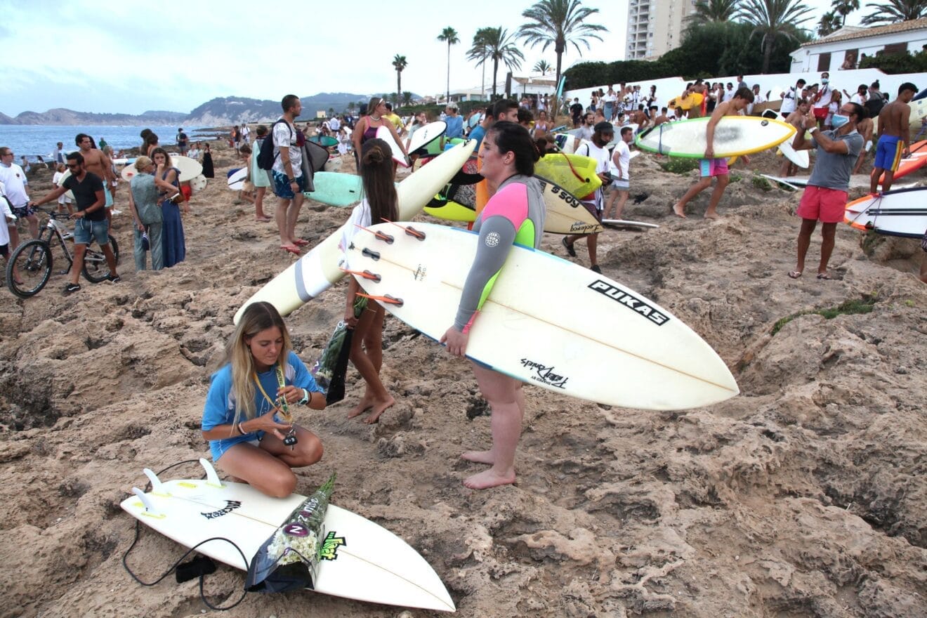 Homenaje al surfista Óscar Serra en Xàbia