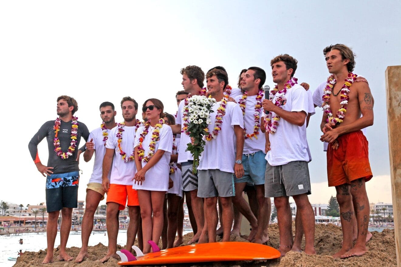 Homenaje al surfista Óscar Serra en Xàbia