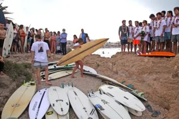 Homenaje al surfista Óscar Serra en Xàbia