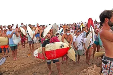 Homenaje al surfista Óscar Serra en Xàbia