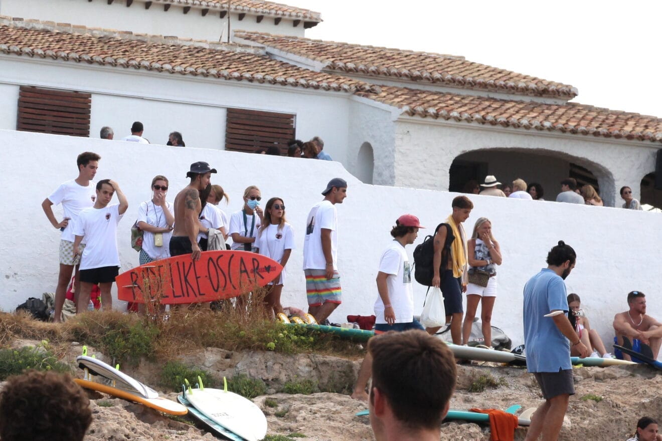 Homenaje al surfista Óscar Serra en Xàbia