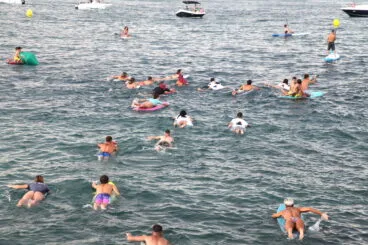 Homenaje al surfista Óscar Serra en Xàbia
