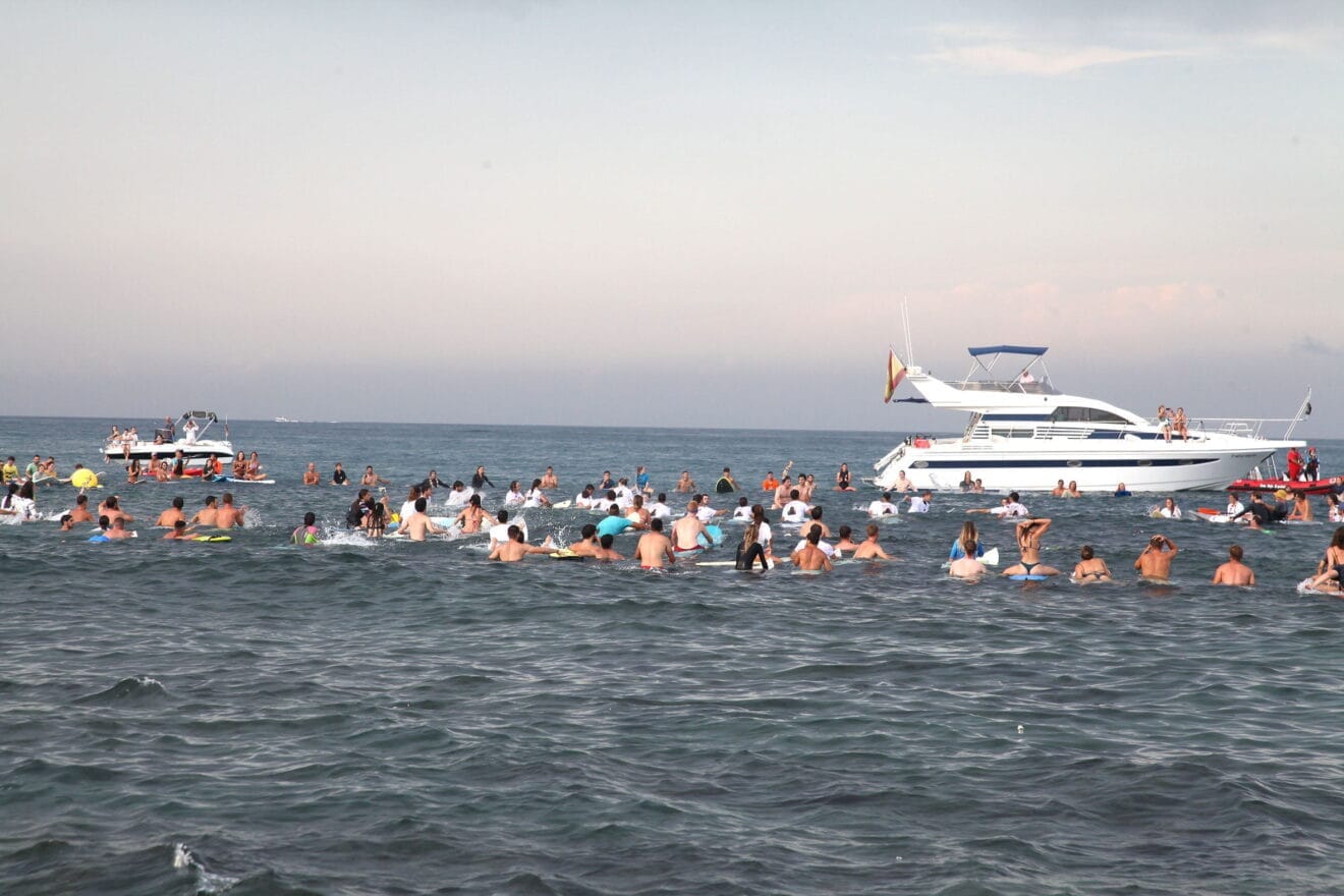 Homenaje al surfista Óscar Serra en Xàbia