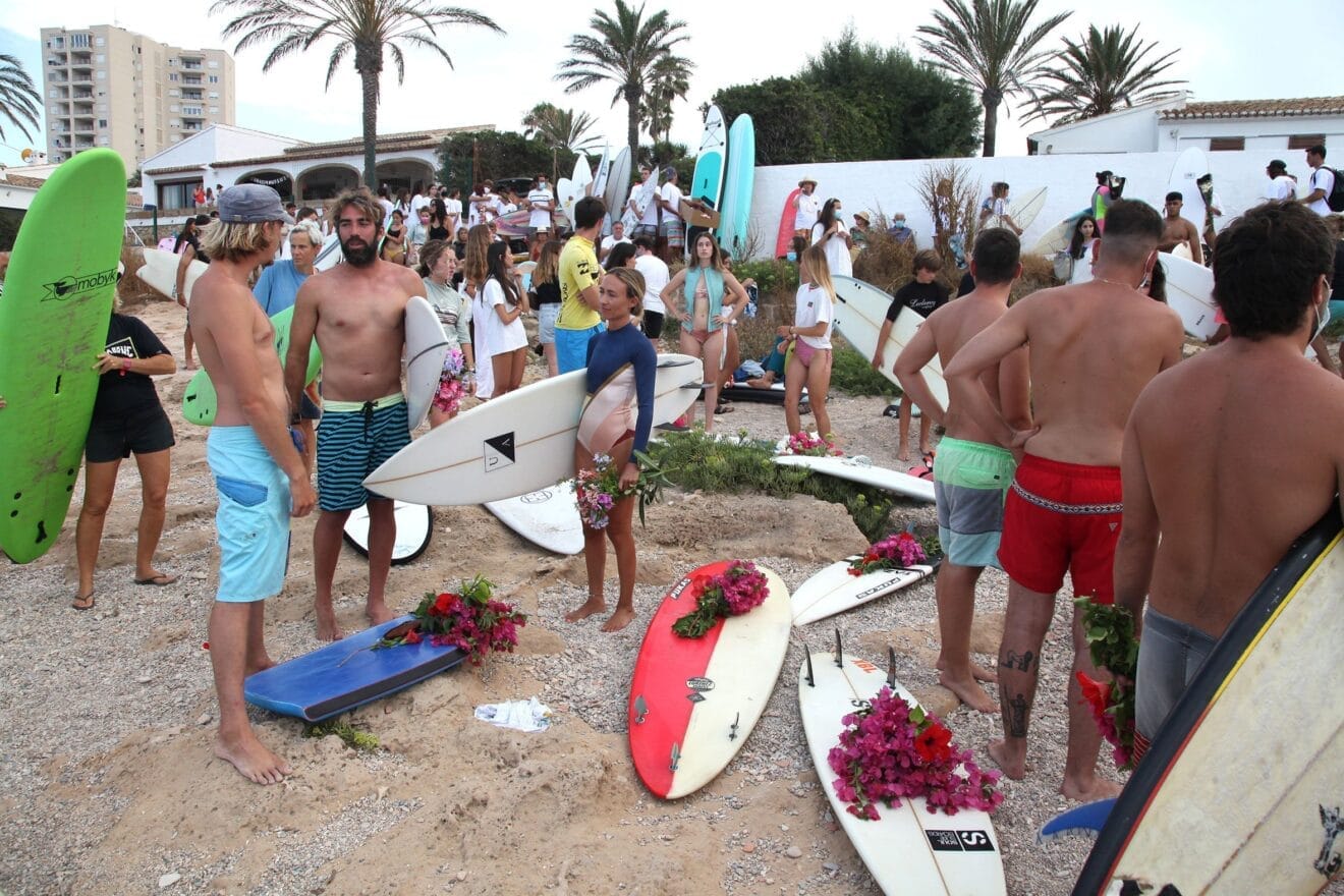 Homenaje al surfista Óscar Serra en Xàbia