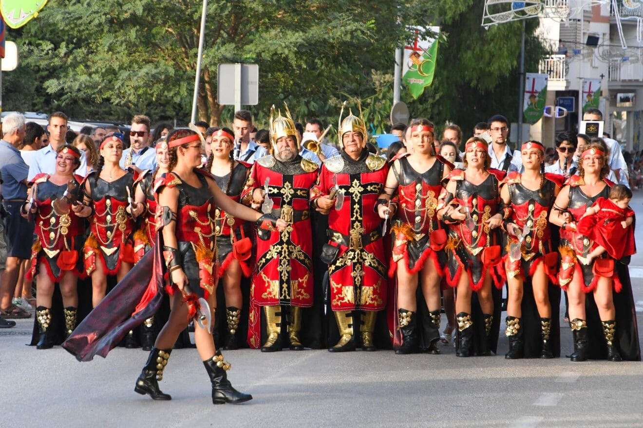 La Filà Ballesters durante un desfile