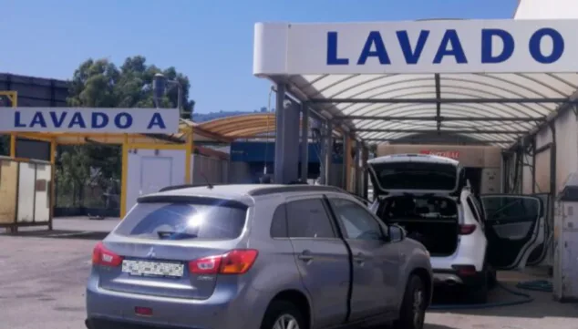 Imagen: Lavado de vehículo en Taller la Mezquida