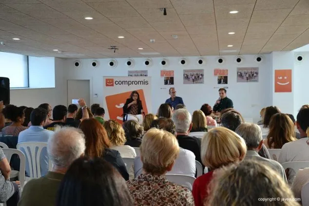 Imagen: Representantes de Compromís
