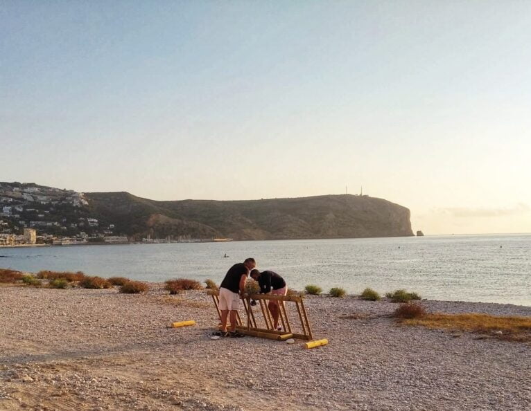 Xàbia устанавливает экологичные велопарковки на побережье