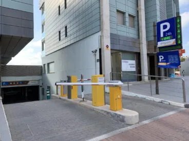 Aparcamiento vigilado en playa del Arenal