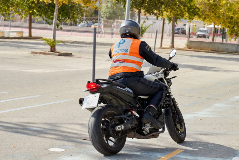 Patente motociclistica Denia - Guillem Driving School