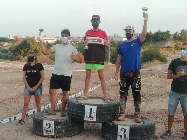 Imagen: Cristóbal Cholbi junto al resto de ganadores