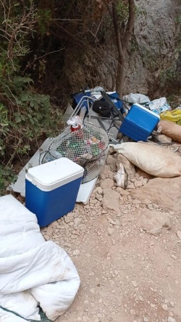 Desechos hallados en el barranco de la Cala dels Testos