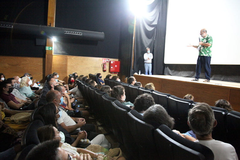 Javier Cámara presenta 'El olvido que seremos' en el Cine Jayan