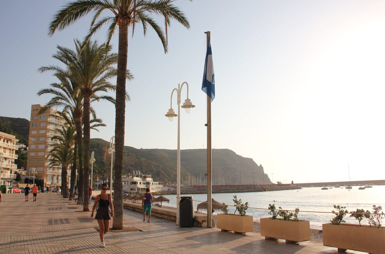 La bandera azul certifica la calidad de agua de esta playa