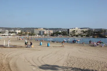 La playa del Arenal es una de las más grandes de Xàbia