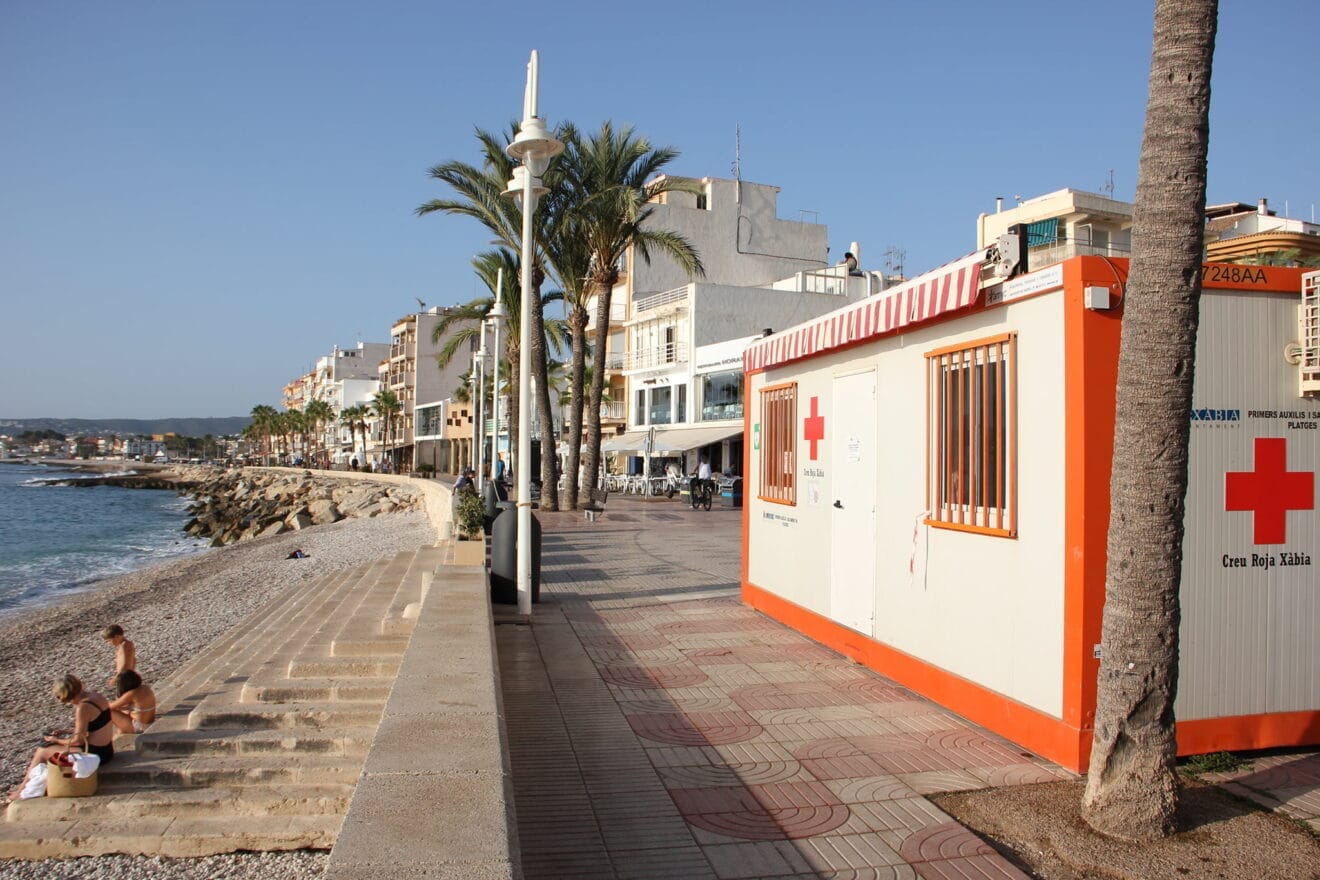 Puesto de socorro en la playa de la Grava
