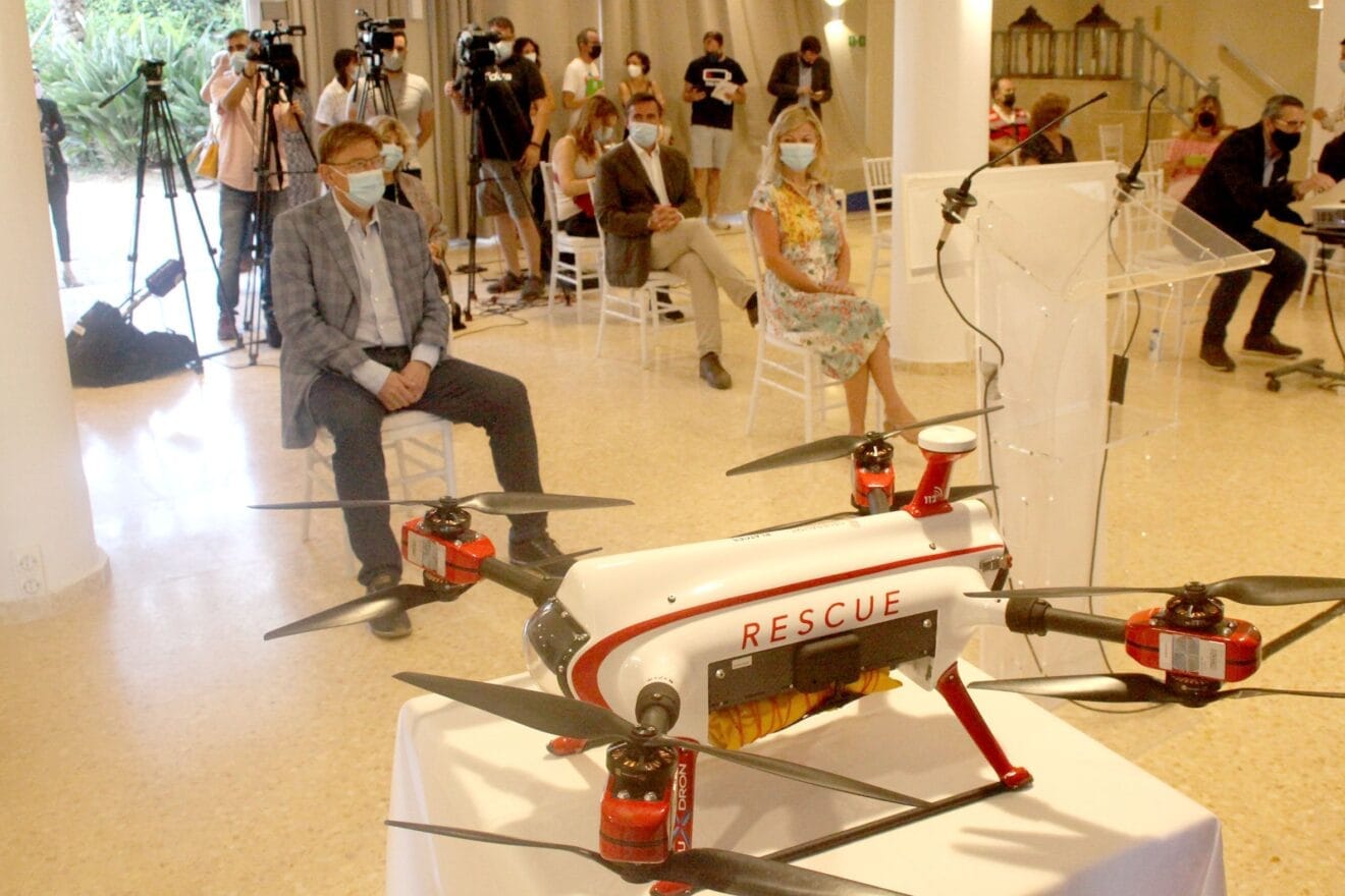 Ximo Puig anuncia el uso de drones para frenar ahogamientos en las playas