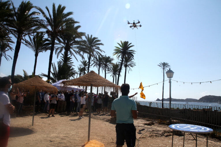 Ксимо Пуиг объявляет об использовании дронов, чтобы останавливать утопление на пляжах