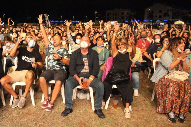 Imagen: Animado público durante el concierto de DePedro
