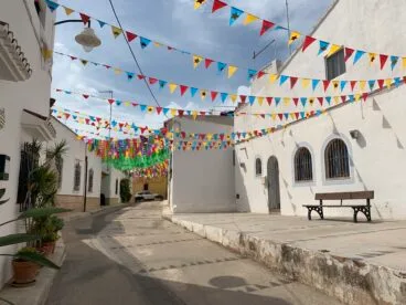 Colorido en una calle de Duanes de la Mar