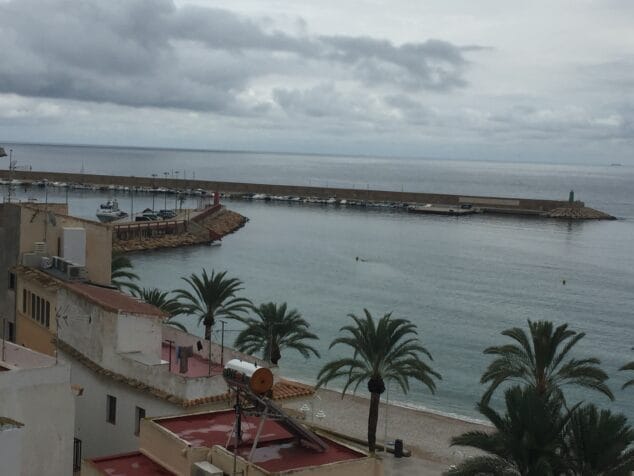 Imagen: Día nublado en el puerto de Xàbia