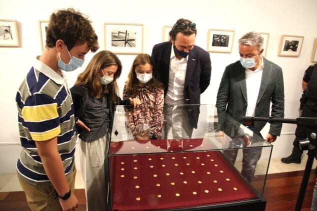 Imagen: Exposición de las 53 monedas halladas en l'illa del Portitxol