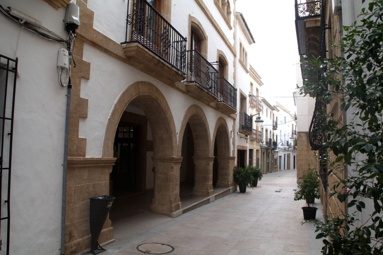 Fachada de la Biblioteca del centro histórico