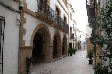 Fachada de la Biblioteca del centro histórico