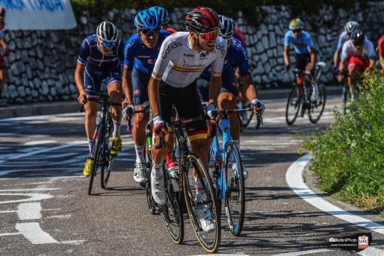 Juan Ayuso durante la carrera