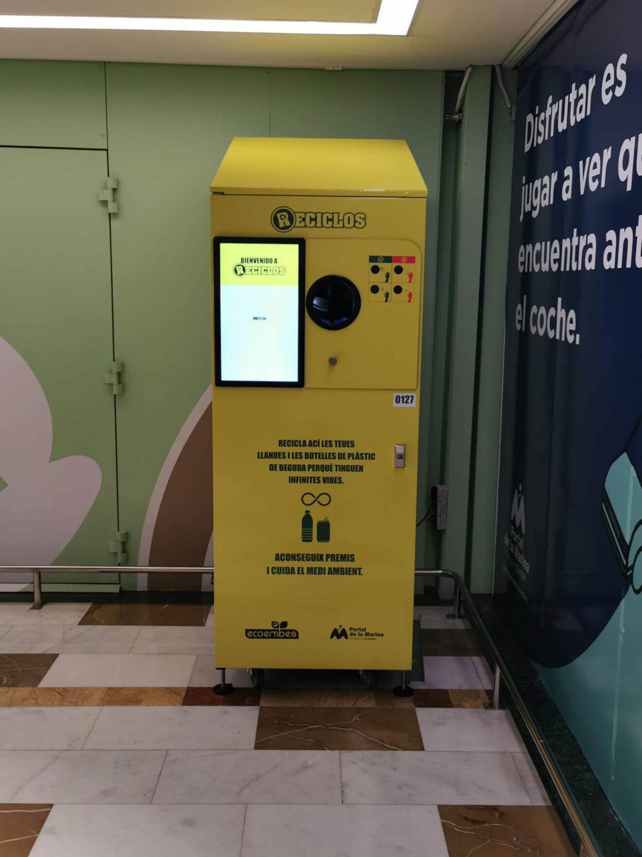 Maquinas reciclos - Portal de la Marina,