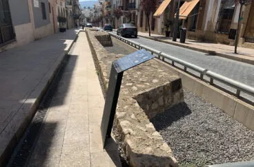 Murallas reconstruidas en el centro histórico de Xâbia