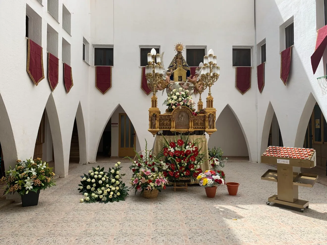 Ofrenda a la Mare de Déu de Loreto