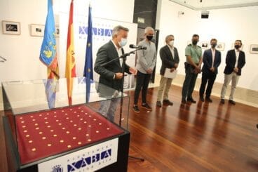 Presentación de las 53 monedas halladas en la zona del Portitxol