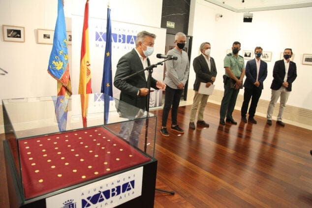 Imagen: Presentación de las 53 monedas halladas en la zona del Portitxol